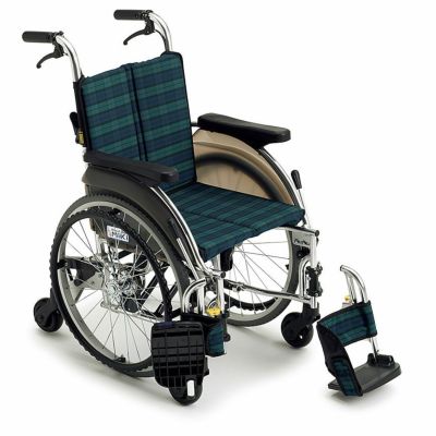 【美品】車椅子　コンパクト6輪 自走型 足こぎにも便利 非課税】自走用コンパクト車椅子Skit(スキット)6輪車椅子 SKT-5