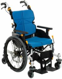 【非課税】ネクストコア－くるり 自走用6輪車椅子 低床タイプ NEXT-70B